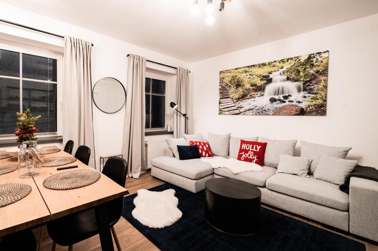Na Skale Close To Center & Lift Apartment